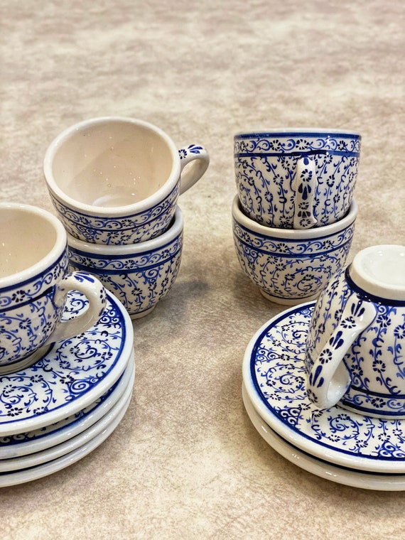 6 Tasses à Cappuccino en Ceramique Blanche - Avec Soucoupes - 180ml - Avec  Boîte Cadeau - Lavable au Lave-vaisselle : : Cuisine et Maison