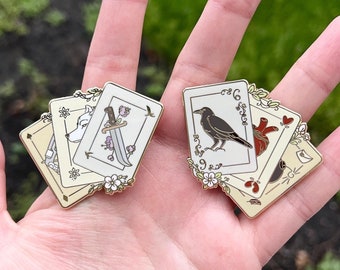 Pin's en émail pour jeux de cartes The Crow Club