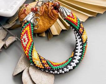 Handgemaakte tribal kralenarmband: Oekraïense volksstijl, boho-sieraden