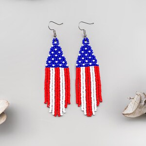 USA Flag Earrings – American Flag Seed Bead Earrings – Boho Hippie Patriotic Drop Earrings – Red Blue Beaded Fringe Jewelry Gift for Her