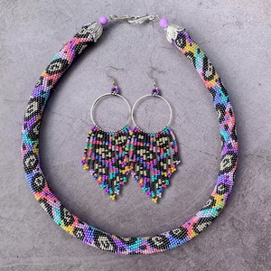 Colar e brincos de contas de arco-íris com estampa de leopardo - Corda de crochê com contas - Joias roxas com miçangas - Colar africano colorido