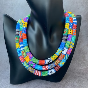 150cm estilo africano colorido largo cordón ganchillo lariat - regalo para las mujeres - Collar de cuerda de ganchillo de cuentas - Declaración patchwork patchwork joyería