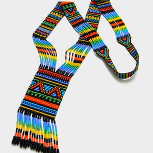 Handgjort etniskt färgglatt pärlhalsband, tribal stil germanskt halsband, långt traditionellt pärlsmycke, uttalande present till henne