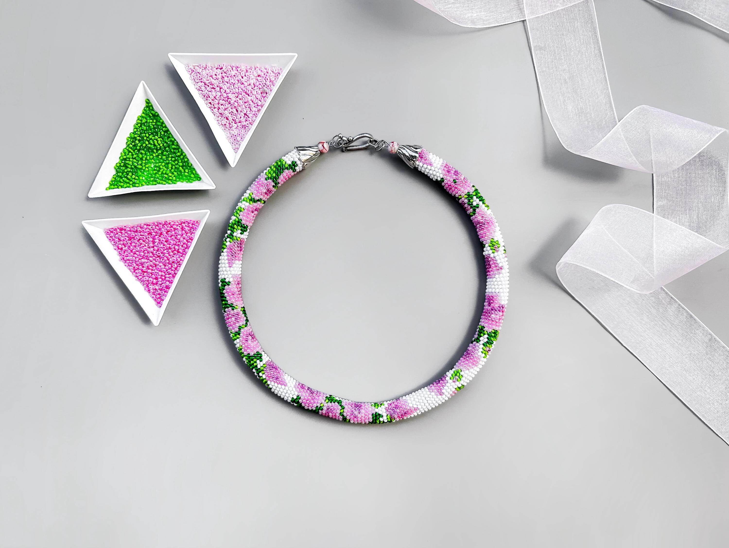 ハンドメイドv Bohemian Rose Pink Necklace, Elegant Bead Crochet Necklace