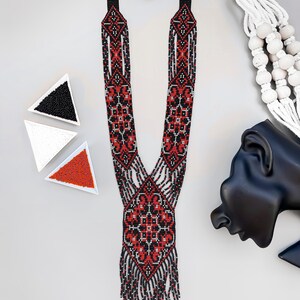 Gioielli con perline rosse e nere, collana con perline rosse, arte popolare europea, gioielli etnici gerdan, regalo lungo boho gerdan fatto a mano per lei