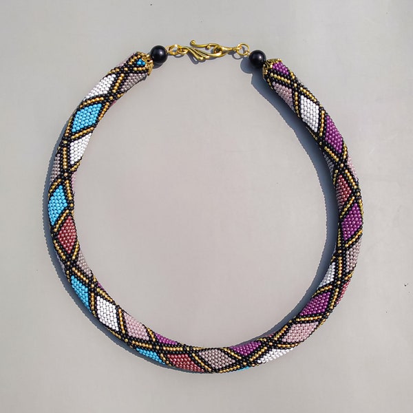 Collier élégant en crochet de perles géométriques - cadeau pour femme - Collier de corde en crochet de perles - Mention nuances caramel Bijoux perles
