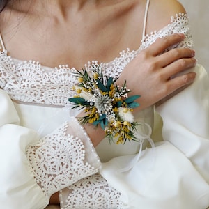 Dusty Blue + White Eucalyptus Corsages,Romantic Greenery Wedding,Boho Corsages,Wrist Corsages,Ladies Corsages,Handmade Flower Bracelet