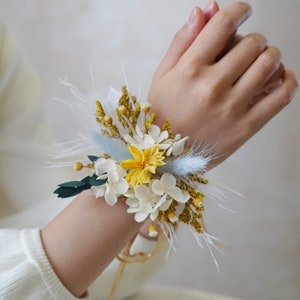 Yellow Wrist Corsage,Bride Wrist Corsages,Wedding Corsages,Bridesmaid Bracelet,Ladies Corsages,Dried Flower Bracelet,Wrist Corsages
