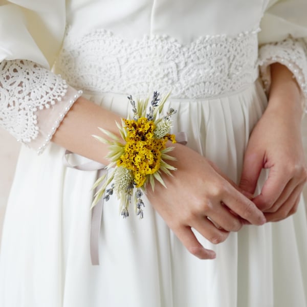 Bracelet fleurs séchées jaunes, accessoire de mariée, mariage jaune, bouquets de fleurs de mariée, bouquet de fleurs de cerisier, bouquets de fleurs de cerisier, bouquet de fleurs séchées