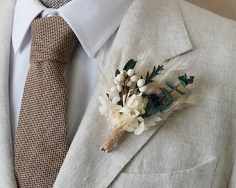 Novio/padrinos Boutonniere, Boutonnière de eucalipto azul, Boutonnière de boda, Boda de eucalipto, Boutonniere boho, Boutonnière de hierba de pampas