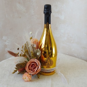 Wine Bottle Bouquet,Wine Bottle Rose Bouquet,Floral Bouquet for Wine,Romantic Gift For Her,Hostess gift,Wedding Party Gift,Wine Centerpiece