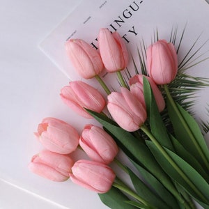 Hermosos tallos de flores de tulipán artificiales de tacto real en varios colores/ramo de boda/centro de mesa/tulipanes de boda/tulipanes de tacto real imagen 1