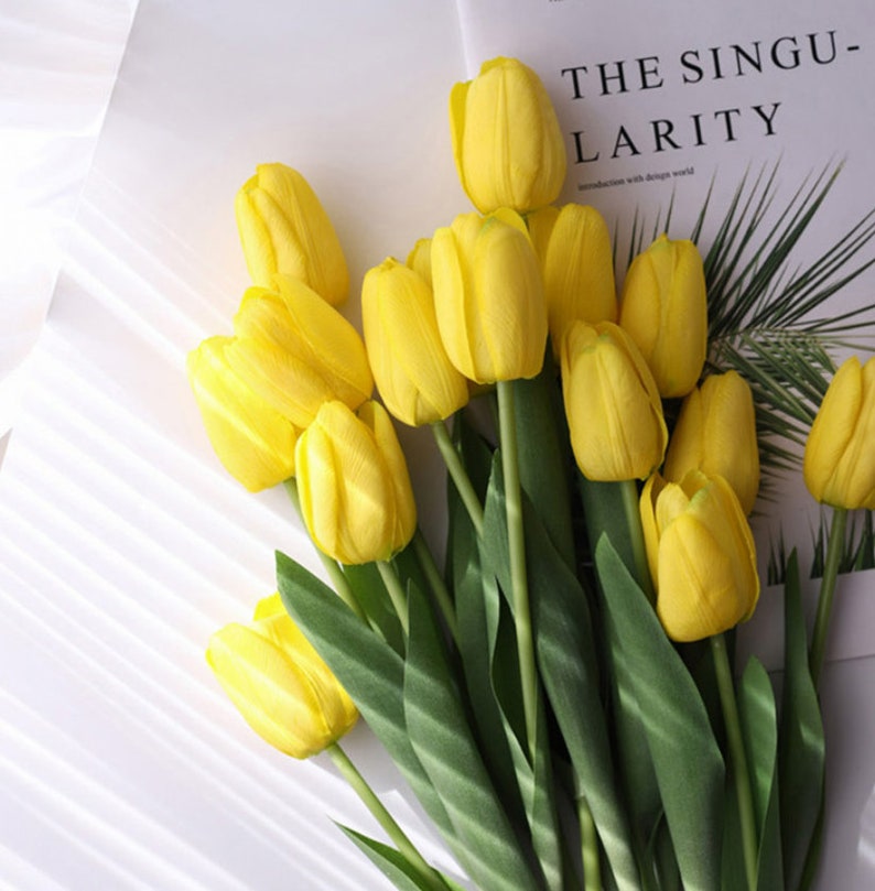 Hermosos tallos de flores de tulipán artificiales de tacto real en varios colores/ramo de boda/centro de mesa/tulipanes de boda/tulipanes de tacto real imagen 10