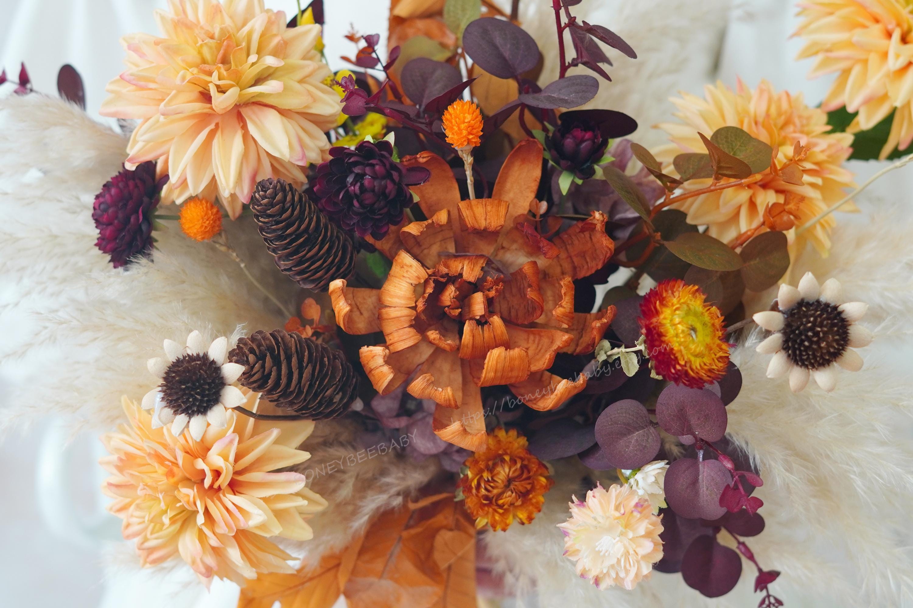 秋のオレンジのウェディングブーケ、オレンジの花嫁ブーケ、シルク