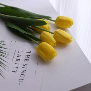 Hermosos tallos de flores de tulipán artificiales de tacto real en varios colores/ramo de boda/centro de mesa/tulipanes de boda/tulipanes de tacto real imagen 6