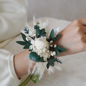 Green Eucalyptus Corsages,Bride/Bridesmaid Corsages,Wedding Corsages,Wrist Corsages,Wedding Accessory,Flower Bracelet,Pampass Corsages Corsages