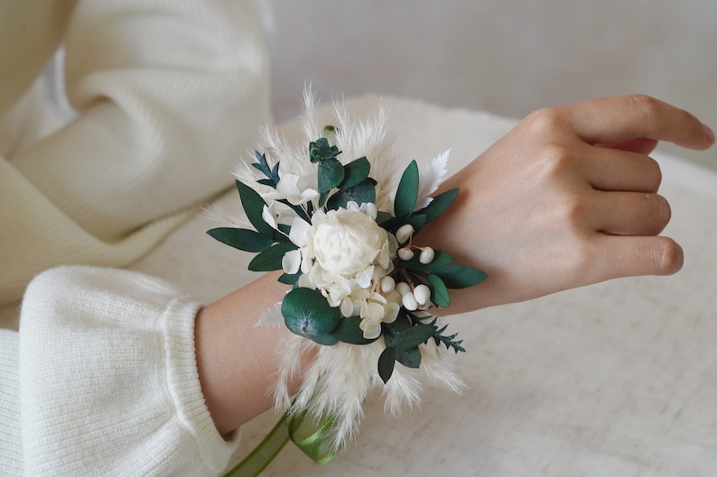 Green Eucalyptus Corsages,Bride/Bridesmaid Corsages,Wedding Corsages,Wrist Corsages,Wedding Accessory,Flower Bracelet,Pampass Corsages Corsages