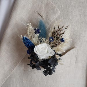 White Rose & Navy Blue  Boutonnière,Navy Blue Wedding,Groom Buttonhole,Boho Boutonniere,Wedding Brooch,Mini Boutonnière
