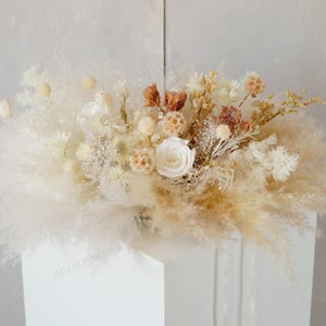 Cream Centerpiece,Dried Flower Wedding Centerpiece,Pampas Grass Centerpiece,Wedding Decor,Table Decor,Outdoor Wedding,Boho Home Decor