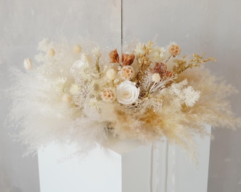 Cream Centerpiece,Dried Flower Wedding Centerpiece,Pampas Grass Centerpiece,Wedding Decor,Table Decor,Outdoor Wedding,Boho Home Decor