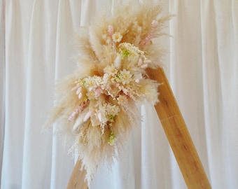 Arco de flores color crema, decoración de arco de hierba de la pampa, decoración de arco de flores de seda, telón de fondo para boda, boda bohemia, arco de flores para boda, boda rústica