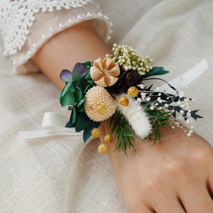 Forest Bride Wrist Corsages,Green Corsages,Bride/Bridesmaid Corsages,Wedding Corsages,Wrist Corsages,Wedding Accessory,Flower Bracelet
