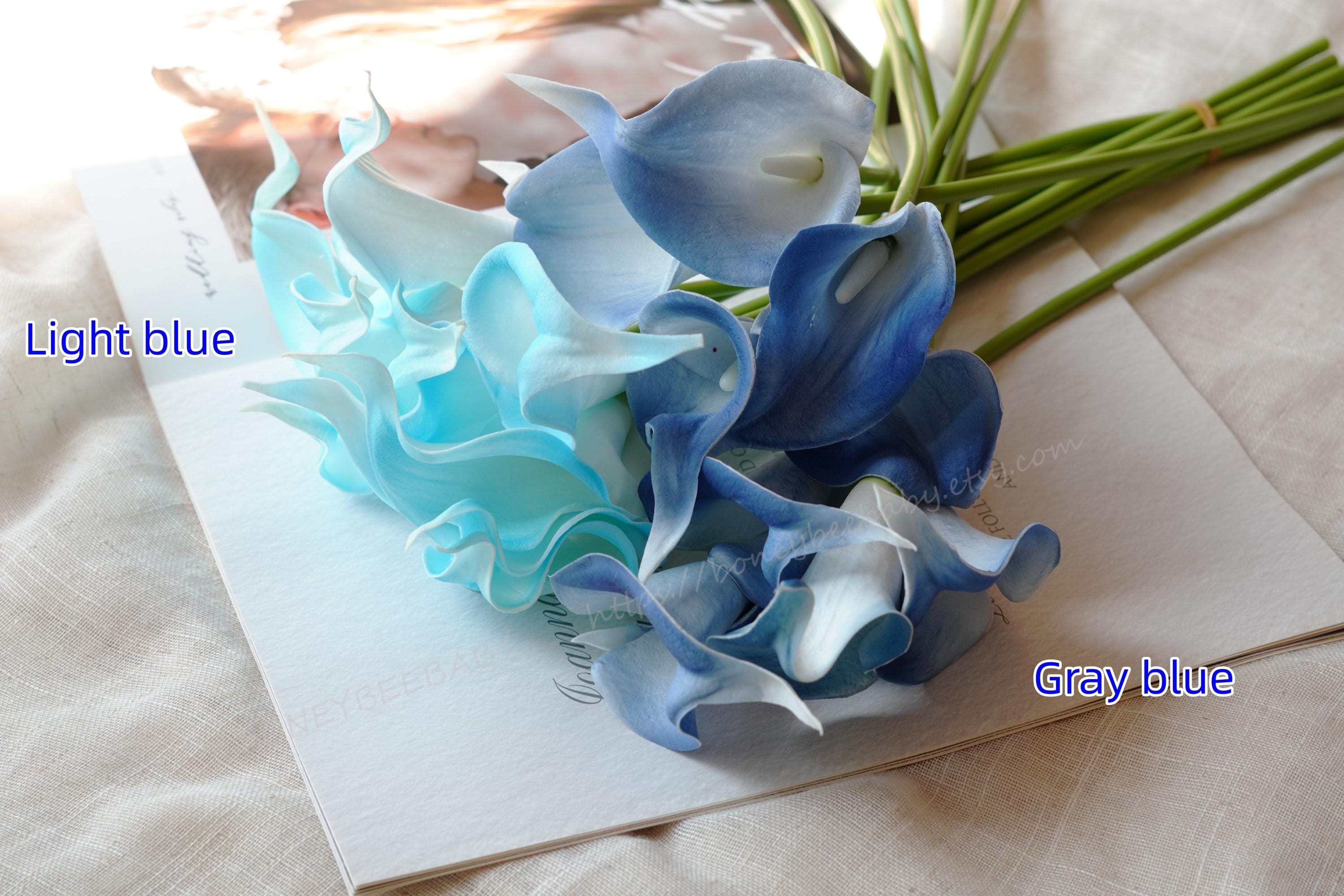 30 tulipani artificiali in lattice, tulipani finti in poliuretano, realistici al tatto, per feste, casa, matrimoni, decorazione per casa, ufficio, ottima idea regalo (blu + bianco