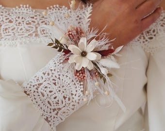 Cream/pink Wedding Corsages,Wrist Corsages,Wedding Accessory,Boho Corsages,Ladies Corsages,Pampas Grass Corsages,Handmade Flower Bracelet