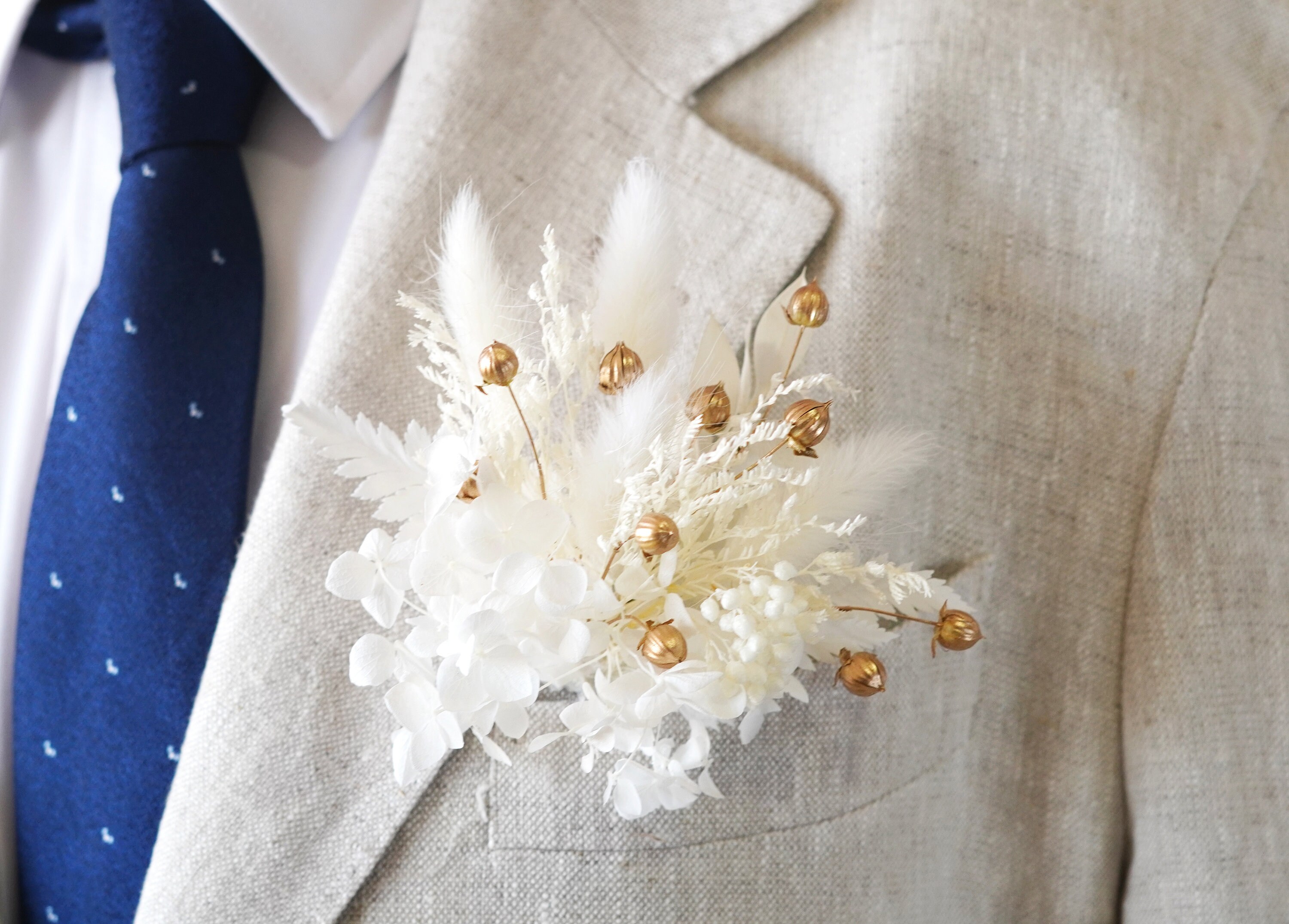 Suit Lapel Boutonniere,white and Gold Dried Flower Pin Boutonniere,wedding  Boutonniere,boho Boutonniere,party Boutonniere Wedding Flowers - Etsy Hong  Kong