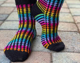 Chaussettes Rainbow Connection par Crazy Sock Lady Designs - PATRON PDF