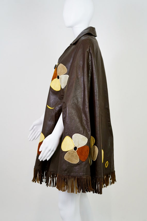 Vintage 1960s Flower Child Leather Cape w/ Fringe… - image 4