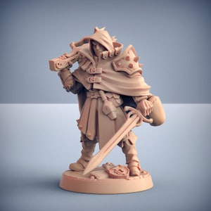 Aaron Hooded Human Rogue ranger monster hunter miniature 3d magnetic Dungeons and dragons, Dnd, pathfinder and other RPG tabletop game