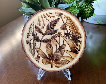 Spring Floral Art, Wood Burned Tabletop Art, Flower Mantle Decor, Pyrography Art, Spring Home Decor, Spring Season Art,Mother’s Day Art Gift