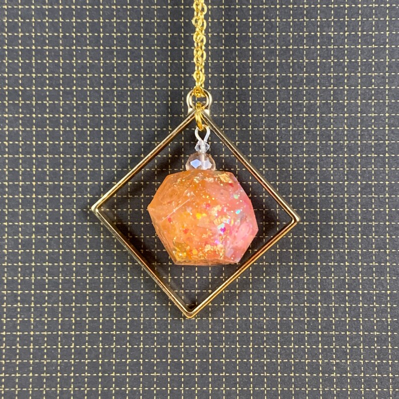 Sharp Edge Dice DISCOUNTED HANDMADE DND Dice Jewelry Necklaces Pendant with Chain