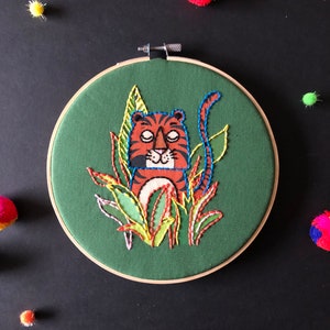 Cute tiger Embroidery Kit, needlecraft kit, embroidery pattern, beginners needlecraft kit, modern embroidery kit, hoop art, embroidery kit