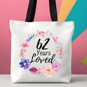 62年間愛されてきたトートバッグ、彼女への62歳の誕生日プレゼント、62歳の女性へのカスタムギフト、62歳の誕生日のお母さんジジへのカスタムおばあちゃんトートバッグ