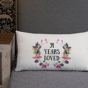 91 Jahre Geliebtes Kissen, personalisiertes Oma Kissen für 91., personalisiertes Geburtstagskissen, 91 und fabelhaft, fabelhaft bei 91, Geschenk für Oma