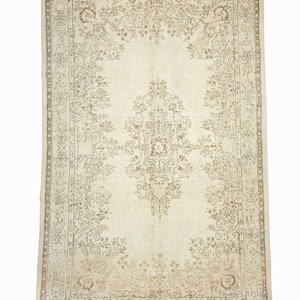 Vintage Oushak Rug: Turkish Wool & Cotton Carpet (6.4x9.11 ft, 196x304 cm)