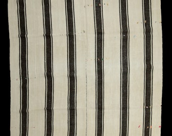 Alfombra de cáñamo y lana tejida a mano: 2,0 x 2,7 m. Kilim turco vintage.