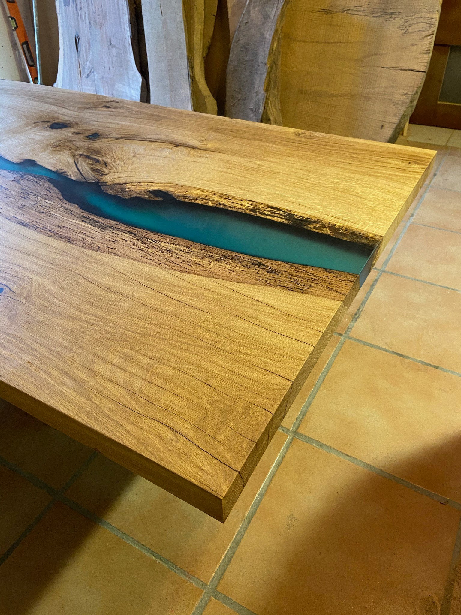 Table à Manger en Chêne et Résine Turquoise