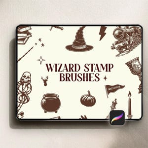 Puede incluir: Una pantalla de arte digital con ilustraciones marrones con temática de mago sobre un fondo crema. El texto "WIZARD STAMP BRUSHES" se muestra de forma destacada. Incluye un sombrero de mago, un tren, un caldero y otros elementos mágicos.