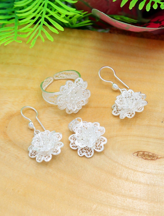 Fine filigree jewelry outlet