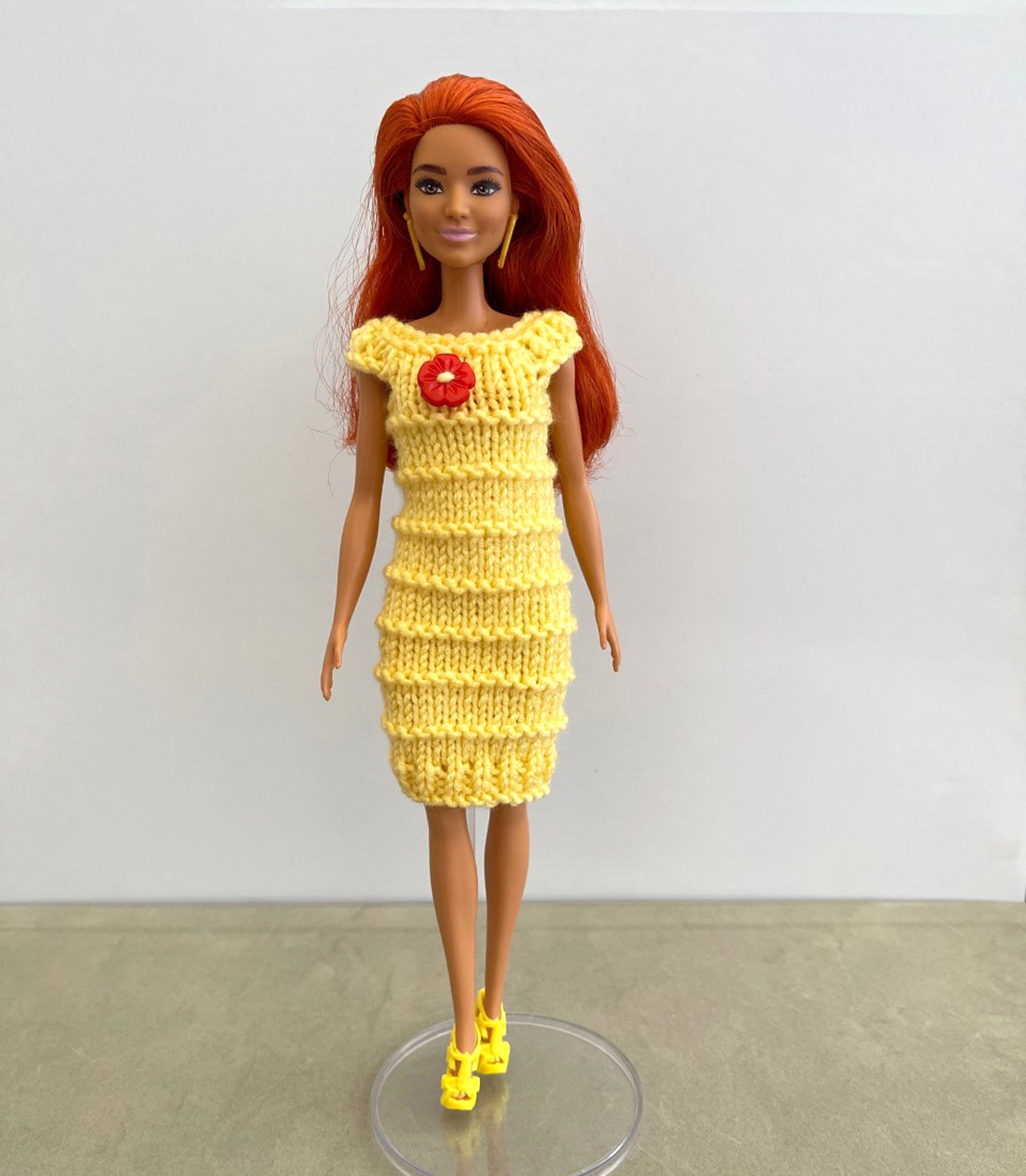 ROUPAS PARA BARBIE DE CROCHÊ  Crochet barbie clothes, Crochet doll dress,  Barbie clothes