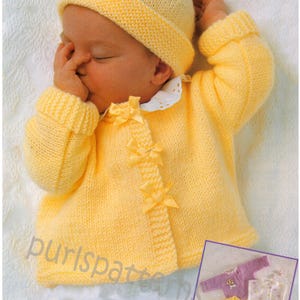 Patrón de punto para bebé para un cárdigan de cintas, un suéter tipo chaqueta, un bolero y un conjunto de gorro. Descarga digital en PDF (DK).