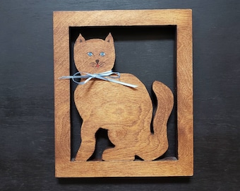Colgador de pared de arte popular de gato de madera hecho a mano vintage firmado