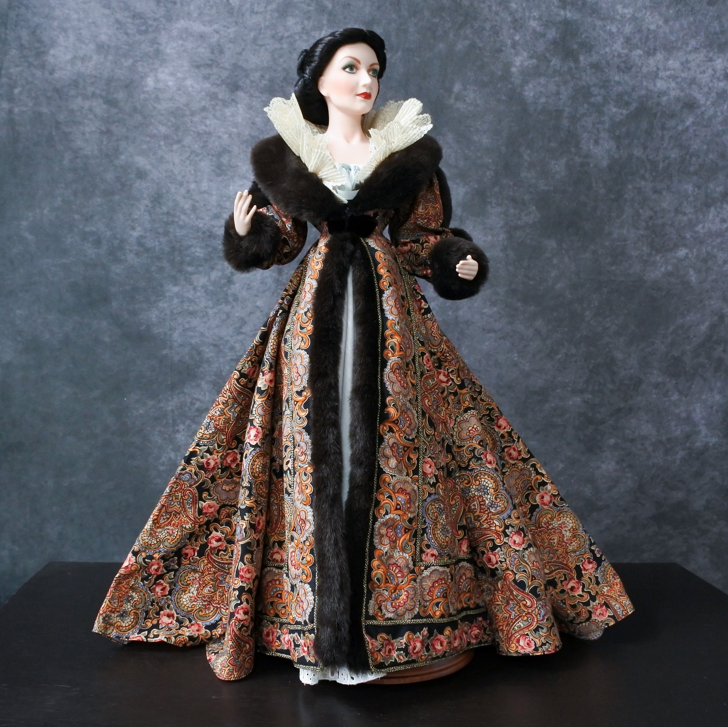 Vintage Franklin Mint Heirloom 23