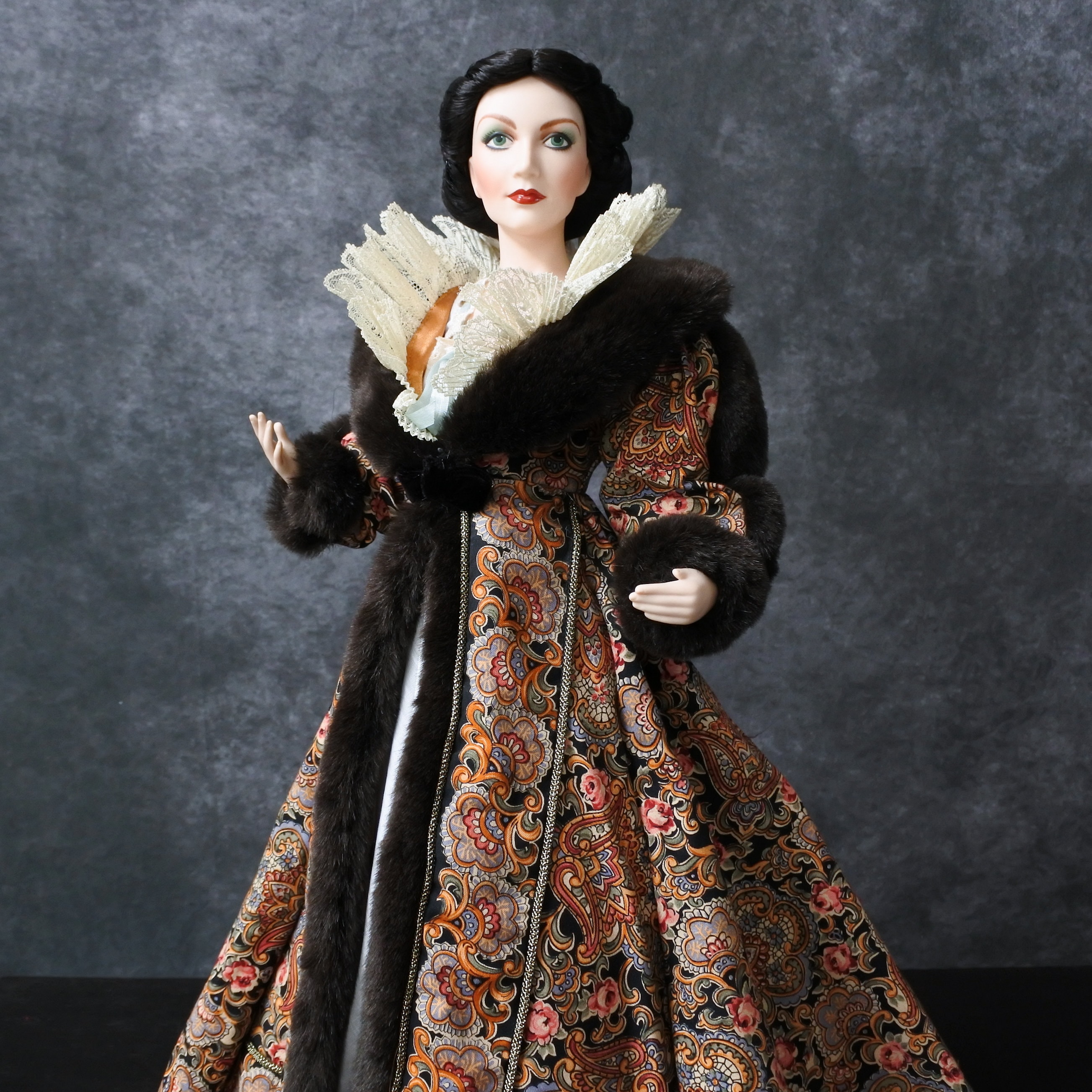 Vintage Franklin Mint Heirloom 23