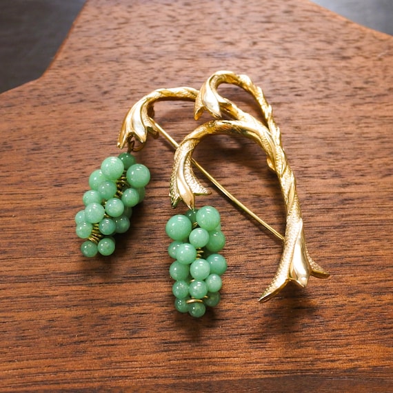 Marvella green brooch by - Gem