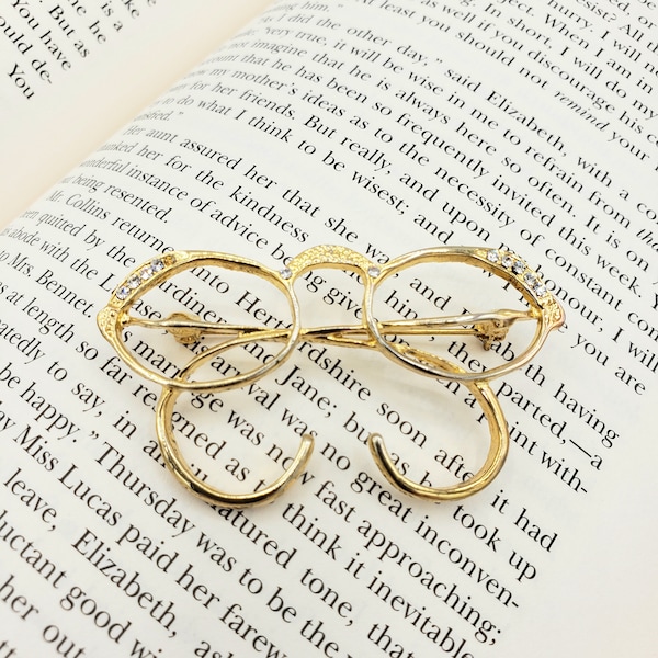 Vintage Bookworm Glasses Spectacles Gold Tone Diamante Rhinestone Retro Brooch Pin