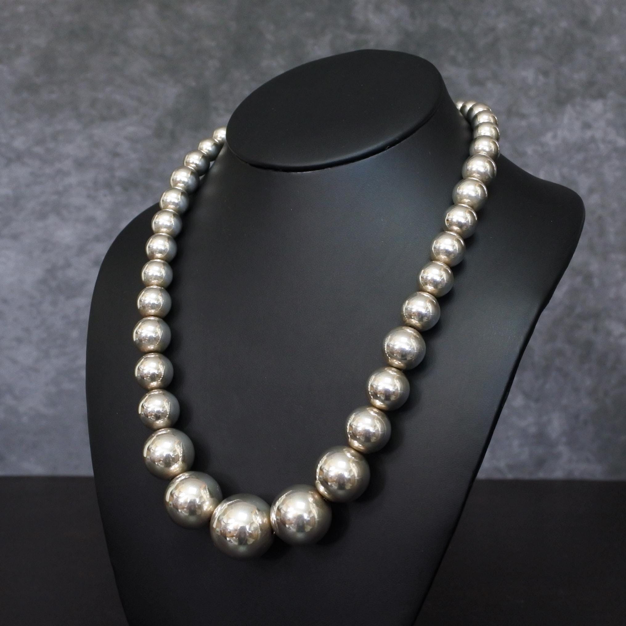 60s 70s ビンテージ ナバホ Silver Bead Necklace Vintage Native American Navajo Pearls Sterling Silver Graduated